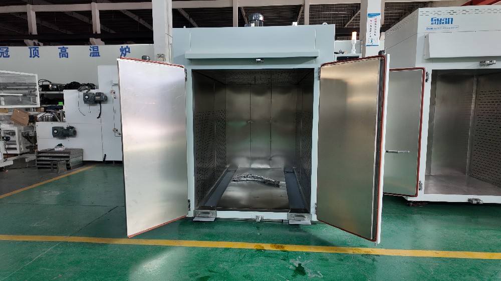 新能源鋰電池生產(chǎn)為何離不開防爆烘箱？揭秘提升安全與品質(zhì)的關(guān)鍵設(shè)備